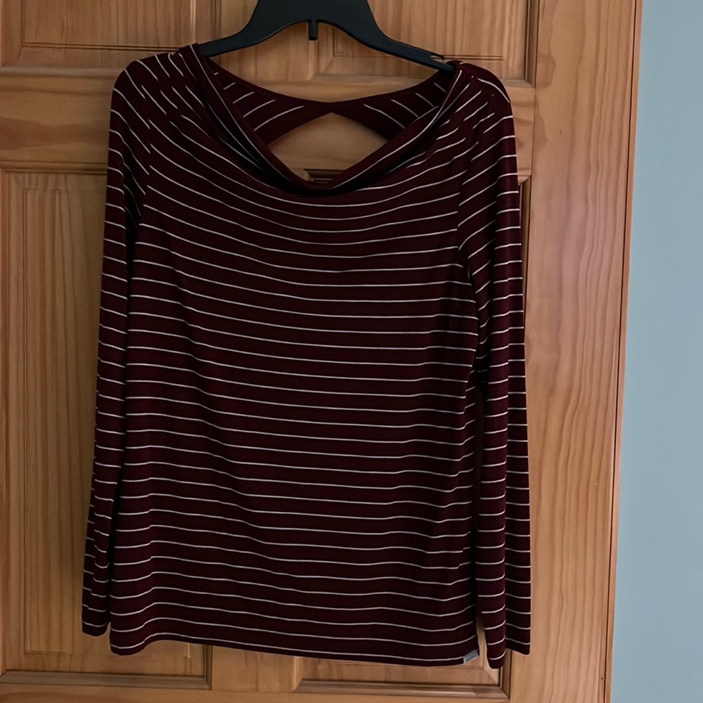 Eddie Bauer long sleeve scoop neck shirt